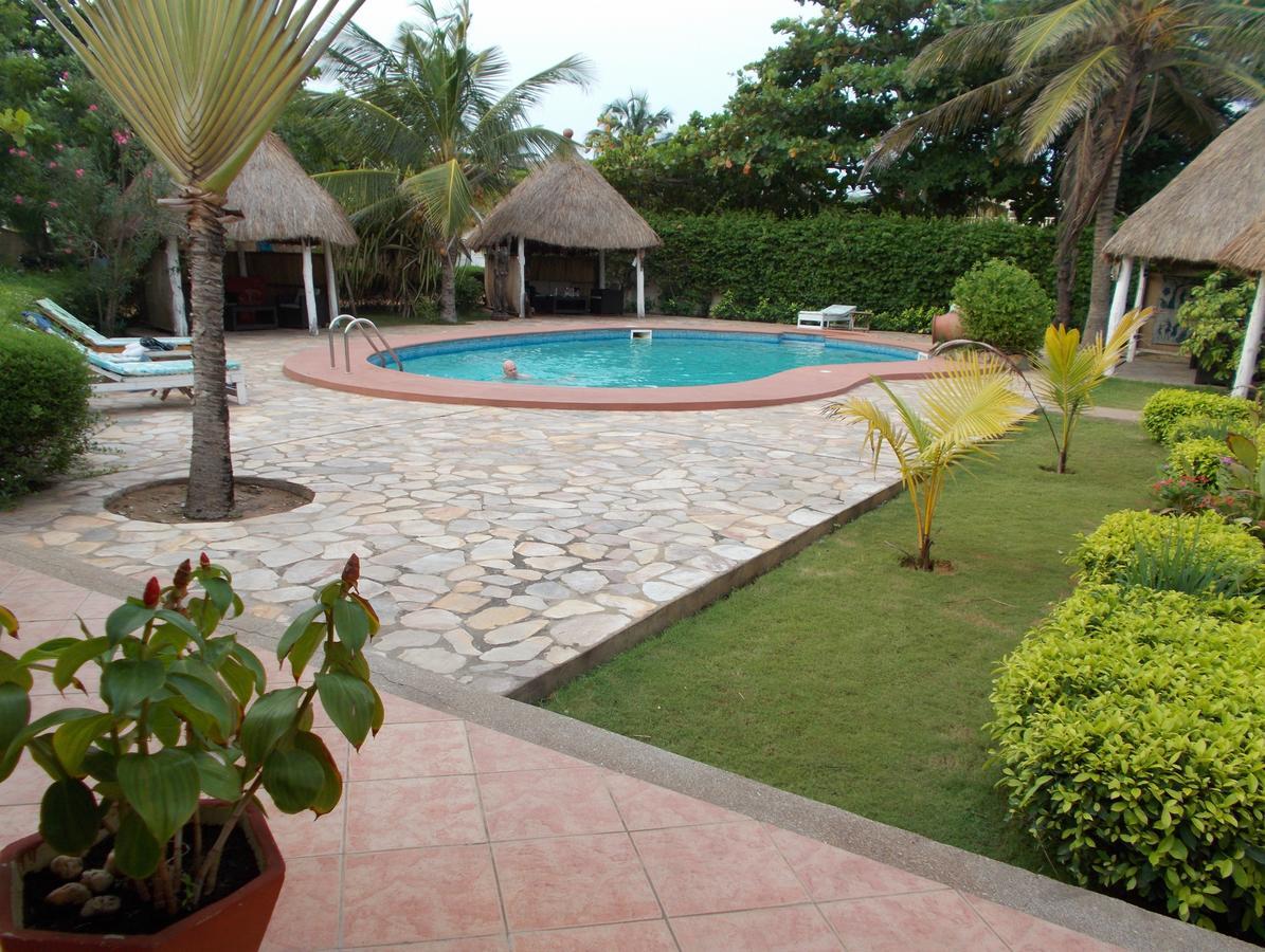 Hotel Alize Plage Baguida エクステリア 写真
