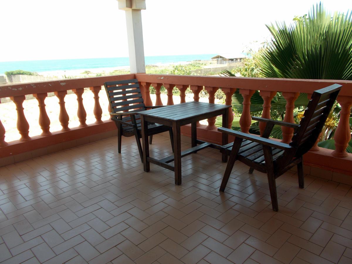 Hotel Alize Plage Baguida エクステリア 写真